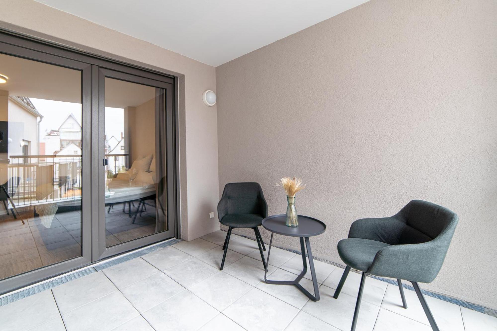 Zentrahome - Balkon Outlet Zentral Smarttv Business Metzingen  Exteriör bild